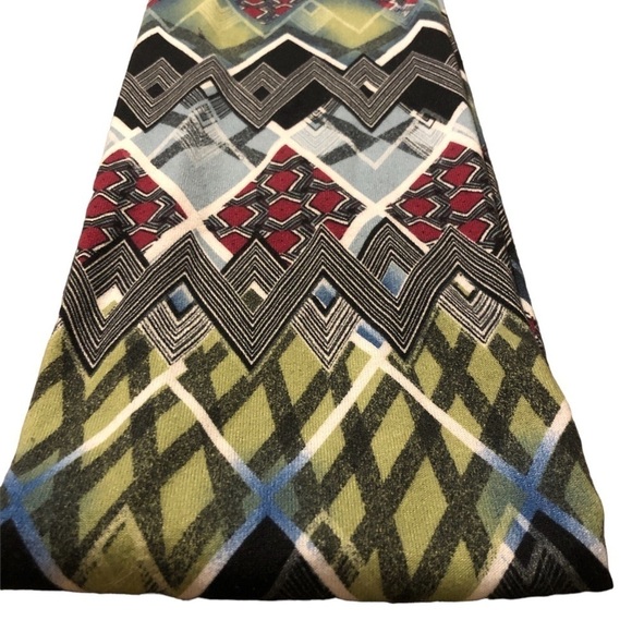 Charlotte Daniel Soft Multicolored Geo Design Infinity Scarf 29" - Picture 5 of 8